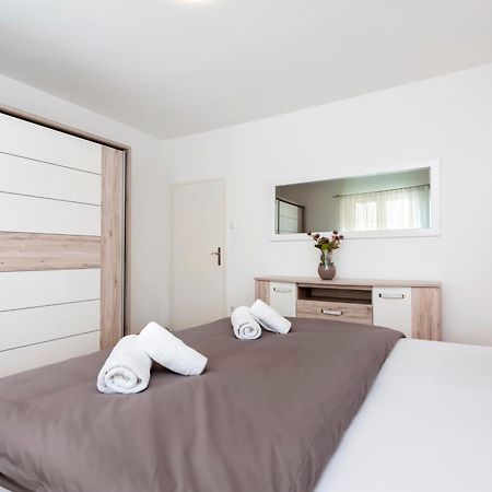 Apartment Ivo 로비니 외부 사진